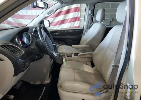 2011 Chrysler Town & Country Touring L z USA, uszkodzony, nr VIN 2A4RR8DG3BR713271